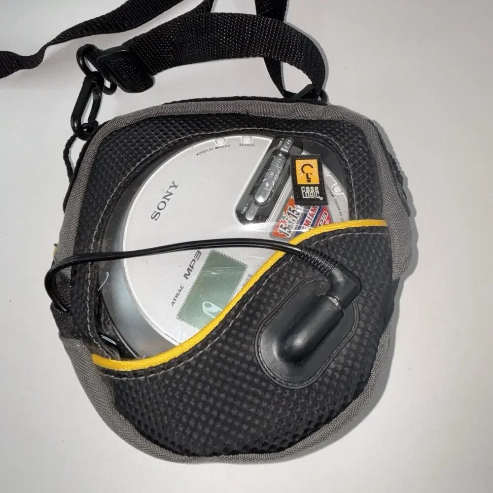 SONY WALKMAN PORTABLE CD PLAYER RADIO Weather ATRAC MP3 Case Tested Works Great!